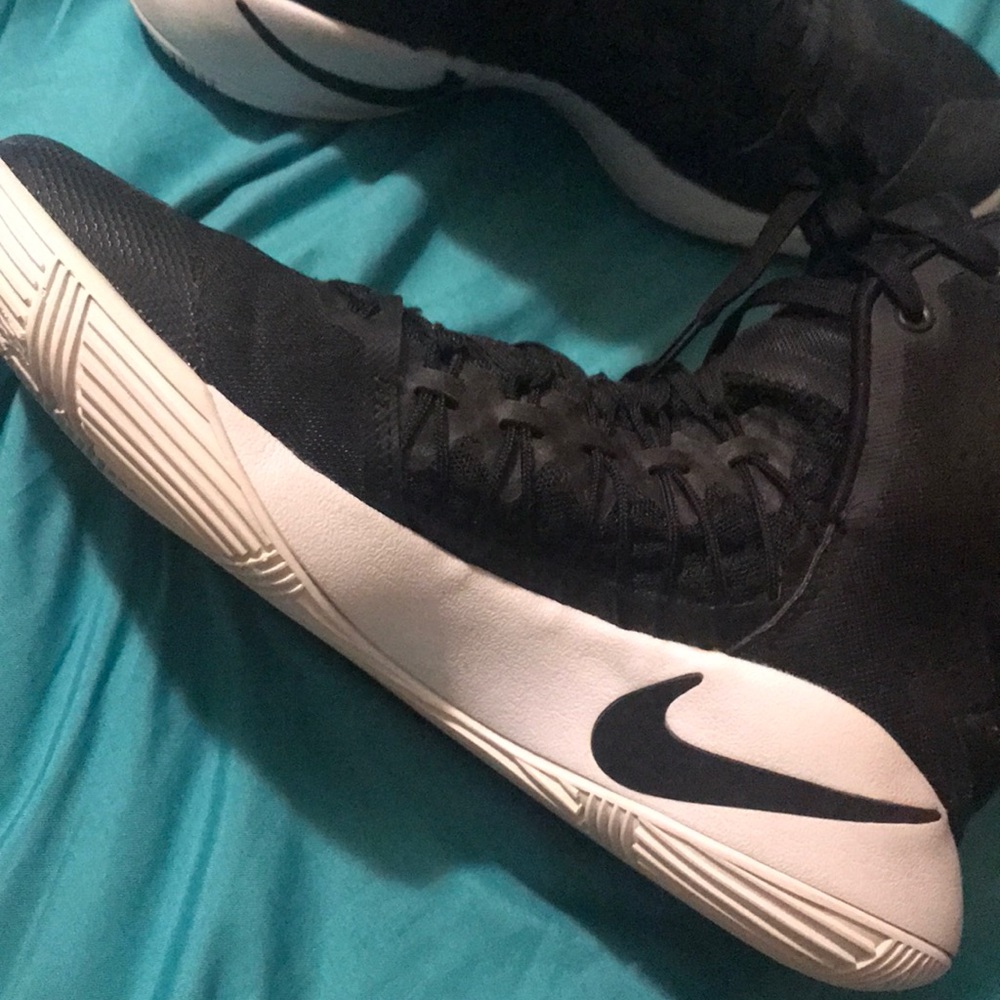 Shoes - Picture 4 of 4